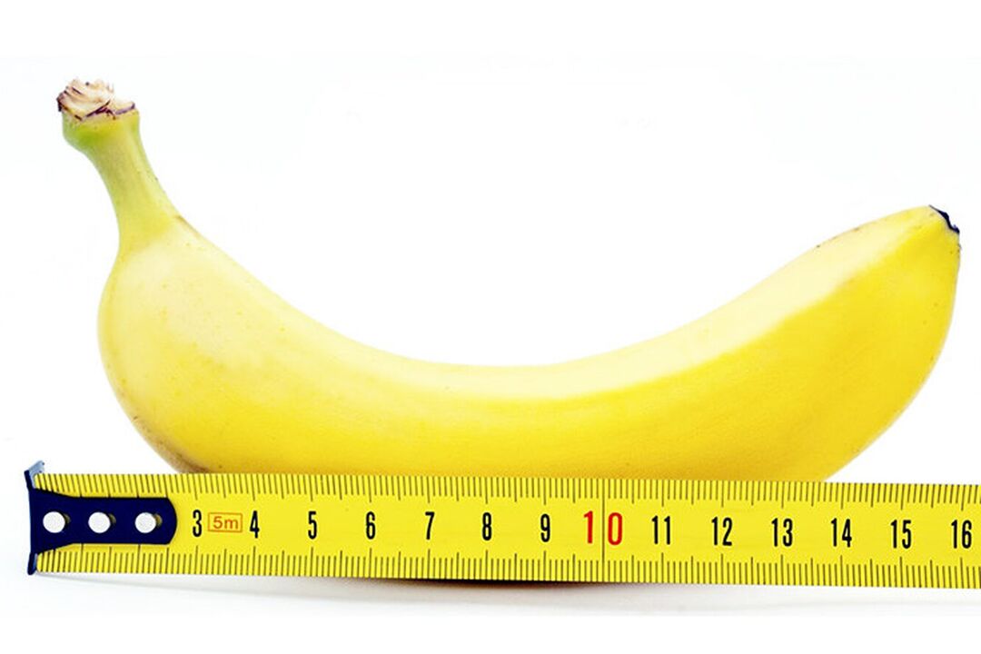 A banana with a ruler represents the size of the penis after surgery